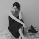 Oh Hye-soo Instagram – 안녕, 🖤

photo @jojaeyoon__ 
h&m @mua_suhyeon