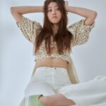 Oh Hye-soo Instagram - ⌛️ 돌고돌아 결국에는 소중한 인연이 되는 사람들이 있다. 그런 놀라운 사람들과 함께한 너무나도 따뜻했던 작업, 그 마지막 결과물🤎 Photo. @hoho_yummy H&M. @p___ji Stylist. @recipeon Model. @5yes__