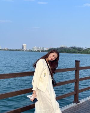 Oh Hye-soo Instagram - 여름 끝자락에서🦋