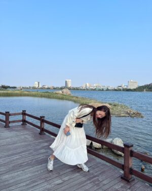 Oh Hye-soo Instagram - 여름 끝자락에서🦋