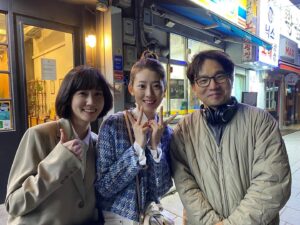 Oh Hye-soo Instagram - ✨이상한 변호사 우영우✨
이렇게 좋은 작품이 나올 수 있었던 건, 너무나도 따뜻하고 아름다우신 감독님, 작가님, 배우, 스텝분들이 깊은 애정으로 이 작품을 만들었기 때문일거에요◡̈

이상하고도 특별한 우영우의 세상에 함께할 수 있어서 영광이었습니다!🐳💙

앞으로 더 재밌어질 우영우 끝까지 지켜봐주세요:) 많사부!❤️

Thank you for waiting for my next work. I played Hyeyoung in Episode 10. It was an honor to be part of an amazing drama. Please look forward to Woo’s next stories. And please keep supporting me. I'm energized by love from you. Thank you all❤️

#이상한변호사우영우 
#extraordinaryattorneywoo 
#ena #netflix