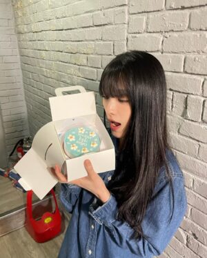 Oh Seung-hee Instagram - 💙