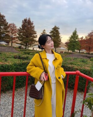 Oh Yu-jin Instagram - 🌼💛
#n개월전 #순천 #국가정원 #노랭이 
사진만 찍고 마스크 바로 썼습니다😊