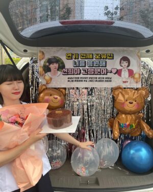 Oh Yu-jin Instagram - 우리 회사... WNY는 사랑이죠❤️
마지막 촬영날 서프라이즈때매 엄청 대성통곡했던...😭
올리고 싶어서 한참 참았다구요ㅠㅜㅠ
진짜 감사하구 싸랑합니당❤️❤️❤️❤️❤️❤️❤️
고생하셨어요오오오오🥰🥰🥰🥰

#청춘블라썸 #종영 #WNY #서프라이즈 #뿌엥 #🫶🏻