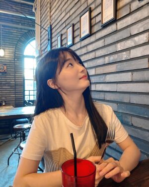 Oh Yu-jin Instagram - 😝
#7년만에 #앞머리