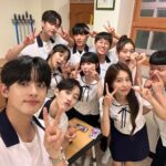 Oh Yu-jin Instagram - 그동안 청춘블라썸을, 선희를 사랑해주신 모든 분들께 정말 감사드립니다🥰 감독님, 작가님, 제작진분들, 배우분들까지 더운 날에 진짜 고생 많으셨는데 그만큼 현장도, 작품도 오래도록 잊지 못할 거예요🥹 현장에서 많이 사랑해주셔서 선희를 더 잘 만들어 나갈 수 있었어요...🫶🏻 원작 팬이었기에 이 작품에 참여할 수 있게 돼서 영광이었고, 작품에 폐가 안되도록, 선희가 잘 표현될 수 있도록 노력을 많이 했는데 좋게 봐주신 것 같아서 많이 뿌듯합니당😆 많이 애정했던 청춘블라썸을 이제는 보내줘야 한다는 게 너무 아쉽지만.. 청춘블라썸도, 선희도 잘 보내주고 저는 11월 16일 플레이리스트 오리지널 '뉴연애플레이리스트'의 '도민주'로 인사드릴테니 좀만 기다려주세용>.<❤️ 서연고 2-5반 많이 아끼고 사룽해 덕분에 진짜 행복해써🥰 #청춘블라썸 #종영 #🥹