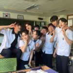 Oh Yu-jin Instagram - 그동안 청춘블라썸을, 선희를 사랑해주신 모든 분들께 정말 감사드립니다🥰 감독님, 작가님, 제작진분들, 배우분들까지 더운 날에 진짜 고생 많으셨는데 그만큼 현장도, 작품도 오래도록 잊지 못할 거예요🥹 현장에서 많이 사랑해주셔서 선희를 더 잘 만들어 나갈 수 있었어요...🫶🏻 원작 팬이었기에 이 작품에 참여할 수 있게 돼서 영광이었고, 작품에 폐가 안되도록, 선희가 잘 표현될 수 있도록 노력을 많이 했는데 좋게 봐주신 것 같아서 많이 뿌듯합니당😆 많이 애정했던 청춘블라썸을 이제는 보내줘야 한다는 게 너무 아쉽지만.. 청춘블라썸도, 선희도 잘 보내주고 저는 11월 16일 플레이리스트 오리지널 '뉴연애플레이리스트'의 '도민주'로 인사드릴테니 좀만 기다려주세용>.<❤️ 서연고 2-5반 많이 아끼고 사룽해 덕분에 진짜 행복해써🥰 #청춘블라썸 #종영 #🥹