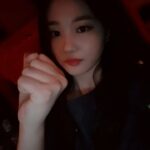 Oh Yu-jin Instagram - 앙냥ㅇ냠 손 먹어버리기