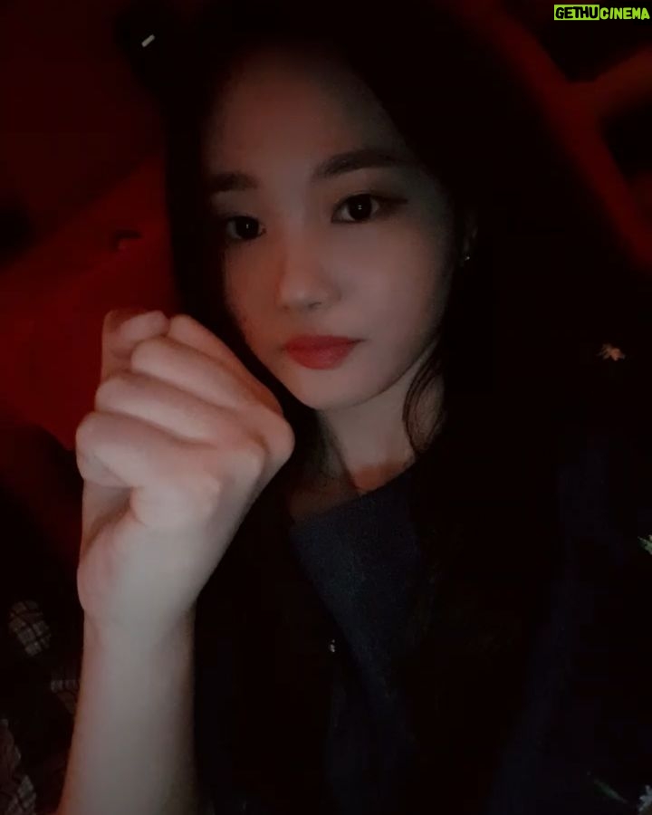 Oh Yu-jin - 24.7K Likes - 앙냥ㅇ냠
손 먹어버리기