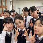 Oh Yu-jin Instagram - 그동안 청춘블라썸을, 선희를 사랑해주신 모든 분들께 정말 감사드립니다🥰 감독님, 작가님, 제작진분들, 배우분들까지 더운 날에 진짜 고생 많으셨는데 그만큼 현장도, 작품도 오래도록 잊지 못할 거예요🥹 현장에서 많이 사랑해주셔서 선희를 더 잘 만들어 나갈 수 있었어요...🫶🏻 원작 팬이었기에 이 작품에 참여할 수 있게 돼서 영광이었고, 작품에 폐가 안되도록, 선희가 잘 표현될 수 있도록 노력을 많이 했는데 좋게 봐주신 것 같아서 많이 뿌듯합니당😆 많이 애정했던 청춘블라썸을 이제는 보내줘야 한다는 게 너무 아쉽지만.. 청춘블라썸도, 선희도 잘 보내주고 저는 11월 16일 플레이리스트 오리지널 '뉴연애플레이리스트'의 '도민주'로 인사드릴테니 좀만 기다려주세용>.<❤️ 서연고 2-5반 많이 아끼고 사룽해 덕분에 진짜 행복해써🥰 #청춘블라썸 #종영 #🥹