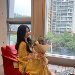 Oh Yu-jin Instagram - 헹
#꽃다발 #💜