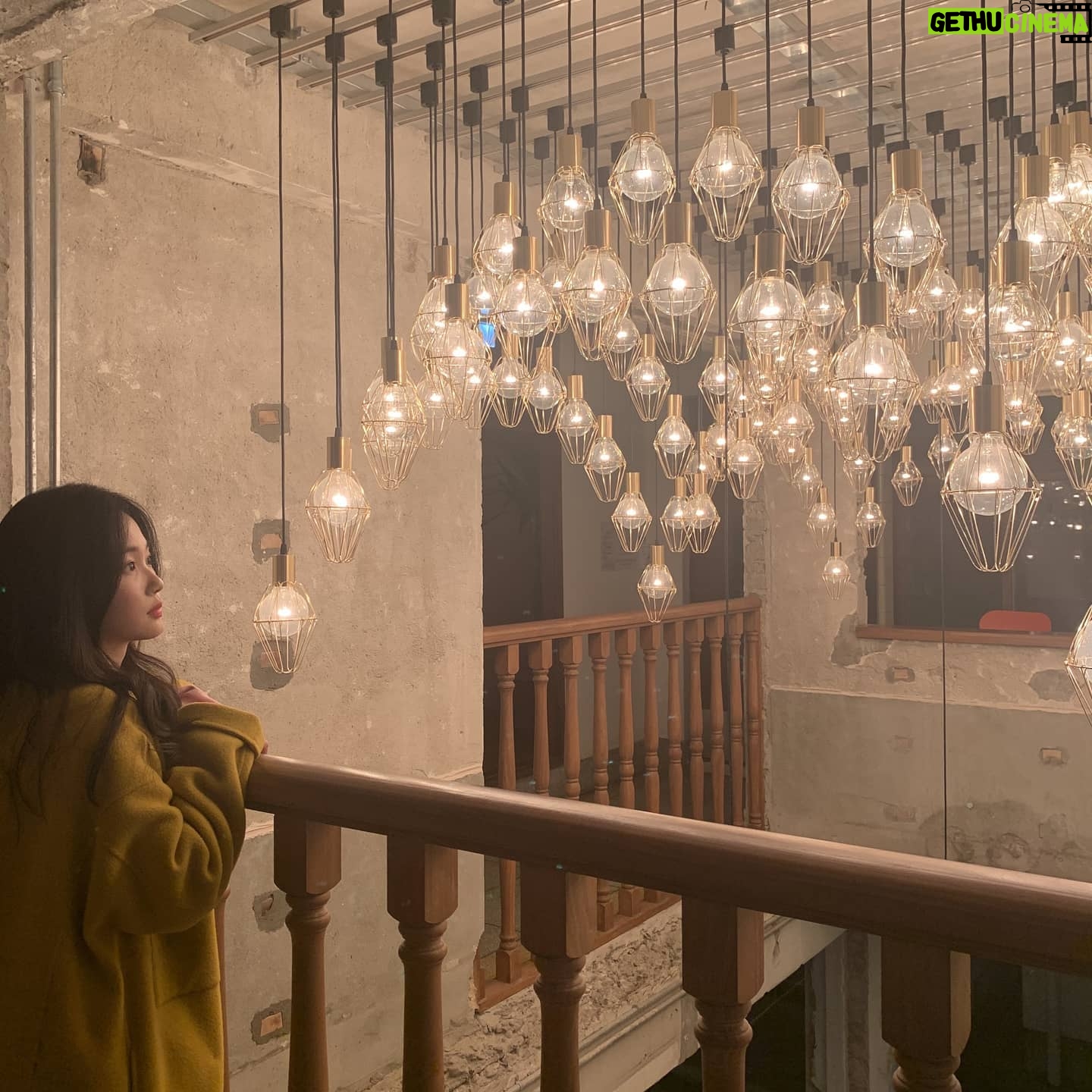 Oh Yu-jin - 29K Likes - 💡