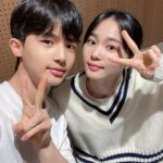Oh Yu-jin Instagram – 브이가 제일 만만하지
(Feat.쌍둥이오빠)
#쌍둥이 #오빠 #1분차이 #twins #연습실에서 #브이 #✌