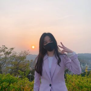 Oh Yu-jin Instagram - 😷
#낙산공원 #보라돌이