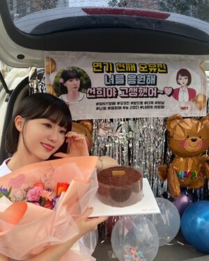 Oh Yu-jin Instagram - 우리 회사... WNY는 사랑이죠❤️
마지막 촬영날 서프라이즈때매 엄청 대성통곡했던...😭
올리고 싶어서 한참 참았다구요ㅠㅜㅠ
진짜 감사하구 싸랑합니당❤️❤️❤️❤️❤️❤️❤️
고생하셨어요오오오오🥰🥰🥰🥰

#청춘블라썸 #종영 #WNY #서프라이즈 #뿌엥 #🫶🏻