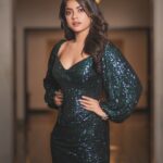 Oindrila Bose Instagram - 🍷🎧🫶 #oldisgold