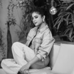 Oindrila Bose Instagram - 🐝