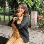 Oindrila Bose Instagram - Hugs and kisses ☺️