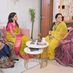 Oindrila Bose Instagram - আজ সপরিবারে আমরা খেলব “ঘরে ঘরে Zee Bangla”। ঠিক ৪.৩০ এর সময় , কেউ Miss করবেন না কিন্তু 🥰 @zeebanglaofficial