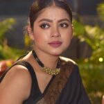 Oindrila Bose Instagram – 🖤🐝