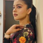 Oindrila Bose Instagram – 🙋🏻‍♀️there 

#fitcheck #ottd #love #hope