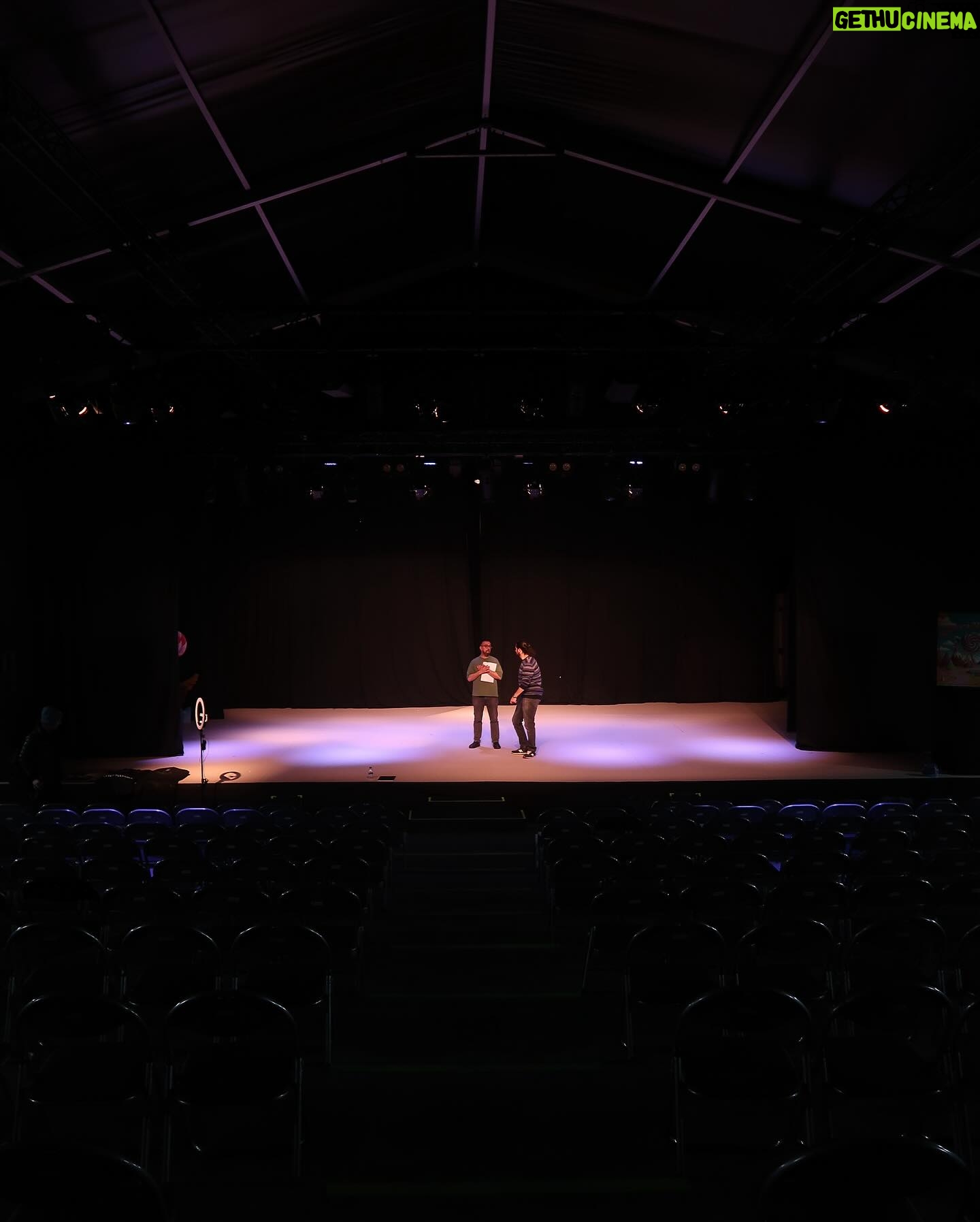 Olívia Ortiz Instagram - Já começaram os ensaios da nossa peça de teatro “26 de Abril - O dia seguinte”. De 25 a 27 de Abril, pelas 21h no Palco Ticketline. #revoluçãodoscravos #25deabrilsempre #parquemayer