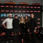 Olena Oleksandrivna Kucher-Topolya Instagram - У студії ХІТ ФМ вже відбулося акустичне задоволення))) Вже 13 квітня чекатиму вас друзі на своєму концерті в @osocor_residence_ ❤️❤️❤️❤️❤️