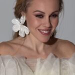 Olena Oleksandrivna Kucher-Topolya Instagram - Твої очі відображали Спекотного сонця схід. Мені такої одної ночі мало, Мені мало десятків літ. Пристрасті чарами Стиглими, спраглими Стрілок зупиню хід. Коли ми кохаємо Душі в єднанні Допоки існує світ! MakeUp @kandybamua Style @yulia_sahnevich_production Photo @tania_strela_
