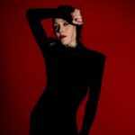 Olena Oleksandrivna Kucher-Topolya Instagram - Він диригент усіх моїх струн В ритмі веде пульсуючий струм Ти його знаєш, він один такий, Що на мені одружений:) 🥰