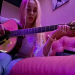 Olena Oleksandrivna Kucher-Topolya Instagram - Сутінки…гітара…рожевість…)))