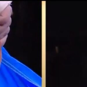 Olesia Zhurakivska Instagram - Не можливо переоцінити важливість цього моменту для всіх нас , для кожного українця, Олександр Усик «вигриз» перемогу у складному двобої, подарував нам 100% радість, укріпив дух, надихнув!!!
І хоча зараз у України не такий благородний противник , як Ентоні Джошуа, що тримає український прапор позаду нашого чемпіона, всім українцям ,нажаль ,доводиться битися з огидним підступним чудовиськoм, але як би там не було , ми ПЕРЕМОЖЕМО!!!
Обовязково переможемо , тому що з нами Бог!
Дякуємо, Сашо, що з першого дня війни боронив рідну землю, дякуємо за благородство, за труд і силу!!! 
За фантастичний подарунок на передодні Дня Незалежності України!!!
СЛАВА УКРАЇНІ!!СЛАВА ЧЕМПІОНУ!!! 
СМЕРТЬ ПРОКЛЯТИМ ВОРОГАМ!!!
#усикджошуа #україна #usyk #ukraine #usykaa