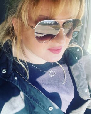 Olesia Zhurakivska Instagram - Зовсім не вистачає часу на спілкування, злива справ , які треба зробити, багато мрій , які необхідно втілити. Але я дуже рада, що іноді стаються щирі зустрічі і розмови. Моє нове інтерв’ю про любов, життя, війну, театр і родину  з Світланою Леонтьєвою в програмі «Точка опори » на каналі « дом».
Посилання в шапці профілю. 
Крокуємо весною, допомагаємо ЗСУ

#україна #zhurakivska_olesya #дом #ukraine #точкаопори