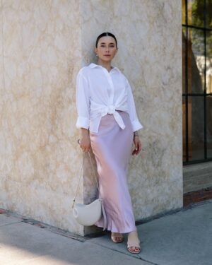Olesya Rulin Instagram - My recent trip to LA was a 🌪️ but I got to see some sweet friends and have alone time to work. It breaks my heart to travel without my daughter, but it’s also the time that I can focus on what I need to get done, which is a treat. How do you moms out there deal with mom guilt? 

Image by @brittnish