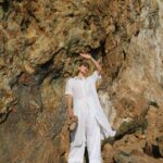 Olesya Rulin Instagram - Somewhere over the horizon is a vacation 🤪 Head to toe in @eileenfisherny