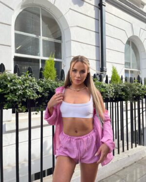 Olga Bednarska Instagram - Cutest set from @whitefoxboutique 🌸💗✨
Use my code OLGA for 30% off in their new Black Friday Sale until 30th June!! Ad