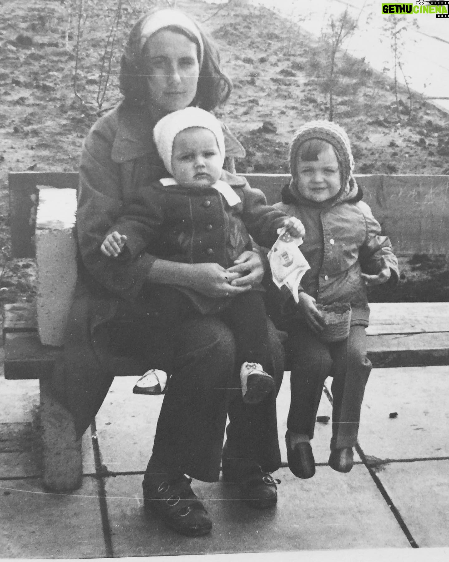 Olga Shelest Instagram - #happymothersday ❤️ #деньматери #lovehugkiss