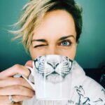 Olga Shelest Instagram - С Новым годом, котики!🐯🎊 #lunarnewyear #happynewyear Моя счастливая чашка в этом году: @illan_gifts @happyin_shop @tashagabeeva