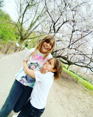 Olga Shelest Instagram - 🩵 #деньзащитыдетей #мирумир #нетвойне #museniris