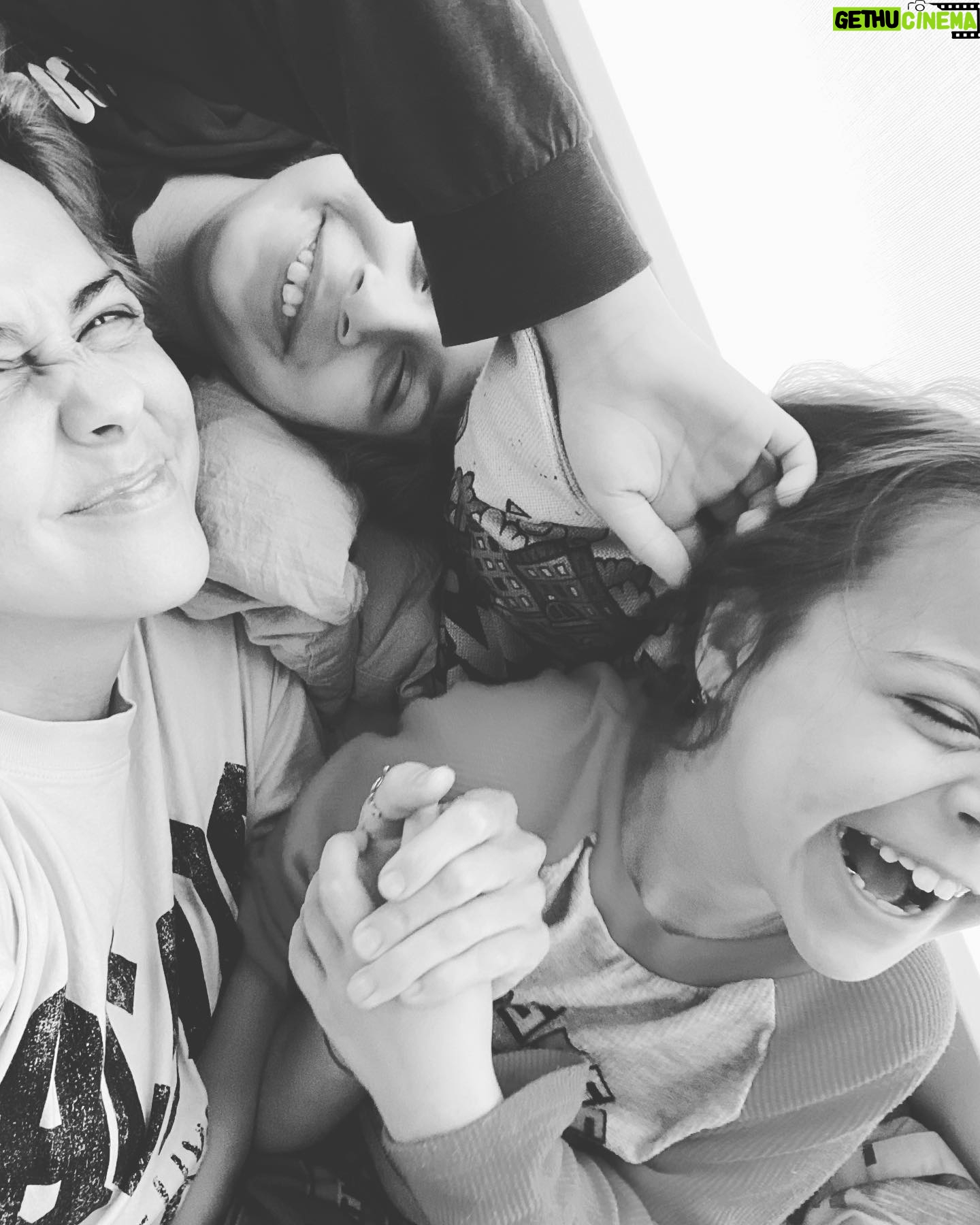 Olga Shelest Instagram - #happymothersday ❤️ #деньматери #lovehugkiss
