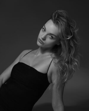 Olivia Rose Keegan Instagram - @collinstarkmethod 🖤