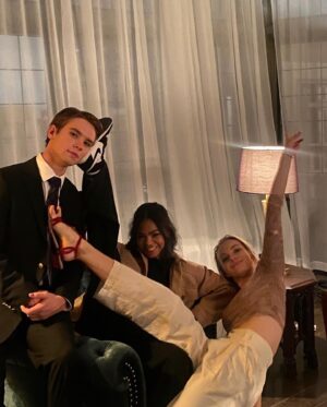 Olivia Rose Keegan Instagram - BEWARE 🦠⚠️episode 3 might be just as chaotic as these BTS photos I found on my phone…. !!!!!! 
Tonight at 9/8c on the CW 🦹‍♀️💘 @cwgothamknights 
Directed by @lpetzke and written by @natalieabrams ❤️