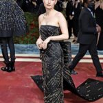 Olivia DeJonge Instagram - my first met 🖤 in custom @prada and @bulgari very very grateful … 🫶🏻 @elvismovie 🫶🏻 Hair: @peterbutlerhair makeup: @itsmatin @gettyentertainment @metcostumeinstitute @voguemagazine