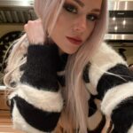 Olivia Kippen Instagram – It’s giving Moira and David Rose. •
•
•
Too lazy to process these and make ‘em artsy. & I need chapstick. K bye.