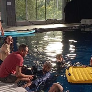 Olivia Morris Instagram - Underwater shoots for The Head S2 🤝🏼 the gorgeous team keeping me from drowning 

@thehead_serie @themediaprostudio