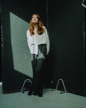 Olivia Morris Instagram - When that lil bit of sunlight creeps in 
Shot by @sarakhanov 
Styling by me
