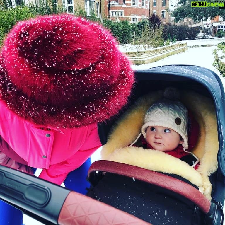 Olwen Catherine Kelly - 885 Likes - We finallyyyy got a sprinkling of snow this morning. I'm not sure that Lulu was overly excited but I got to wear my ski-suit for the first time in two years (admittedly it was much harder to get in to after having a baby...)💕#snowday #firstsnow