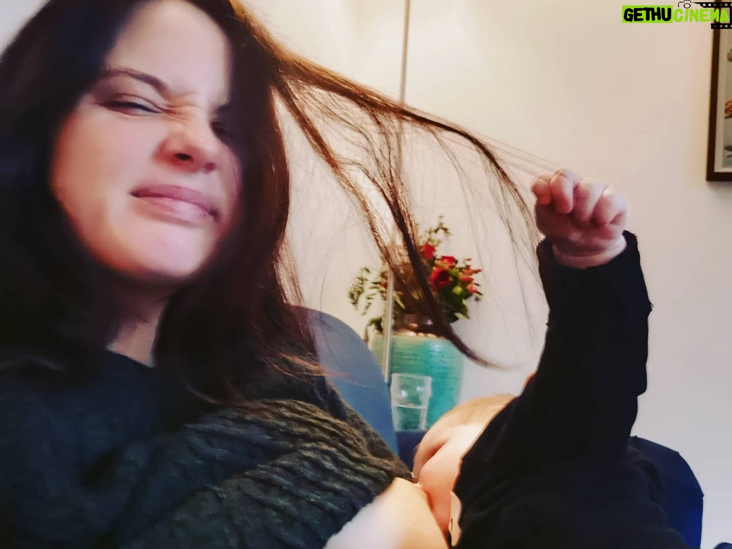 Olwen Catherine Kelly - 1.9K Likes - This sums up what I've been up to during my completely unintentional break from posting on my feed... 😂
What a blessing it has been to have had this little angel light up our lives in a time that most have struggled through. That's not to say we didn't have hardships in 2020 too -
She has taken to solids with great gusto and is quite happy to cuddle and soothe with a bottle of formula instead of a boob.
For this next part of our journey we have decided to wean on to @KENDAMILUK and started Lulu on a goats milk formula.
I will be sharing a little bit more information on why we chose Kendamil over on my stories - I myself had so many queries and despite being completely comfortable with my decision to switch to #formula and having the support of mine and Lulu's GP, I was very nervous about making the switch! Finding Kendamil made this a little bit easier. 💕