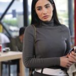Omaima Jawad Al Shukrchi Instagram - هل برأيكم بيداء صارت تلاحظ اعجاب امير لحياة؟ #خان_الذهب_البداية