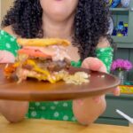 Omallys Hopper Instagram – Este Jibari-Chimi Chopped Cheese se tenía que hacer y se hizo. 🤣🤣
Si les cuento que lo que me inspiró fueron estos tostones de Pana que conseguí en @saboriza.market
El servicio online que te conecta a los sabores de casa, no importa donde vivas en los Estados Unidos y sin tener que salir de tu casa. Ordena con ellos ahora en SABORIZA.COM y dile que Omi te envió