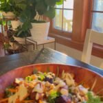 Omallys Hopper Instagram - Salmon Winter Salad, with Roasted Sweet Potato, walnuts, Kale, Arugula, Spinach, zucchini, carrots, and homemade Tahini Apple dressing …. La receta del dressing es el secreto 🤫🤌🏽🤌🏽🤌🏽